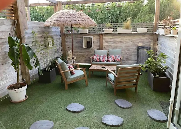 Atypique Ancien Hangar A Bateau * Hyères