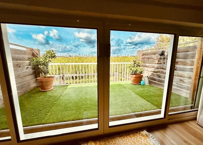 Atypique Ancien Hangar A Bateau